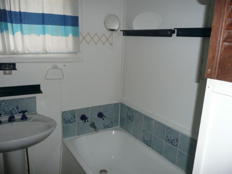 25 Puller Street, Granville QLD 4650