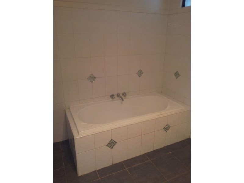 187 River Road, Tinana QLD 4650