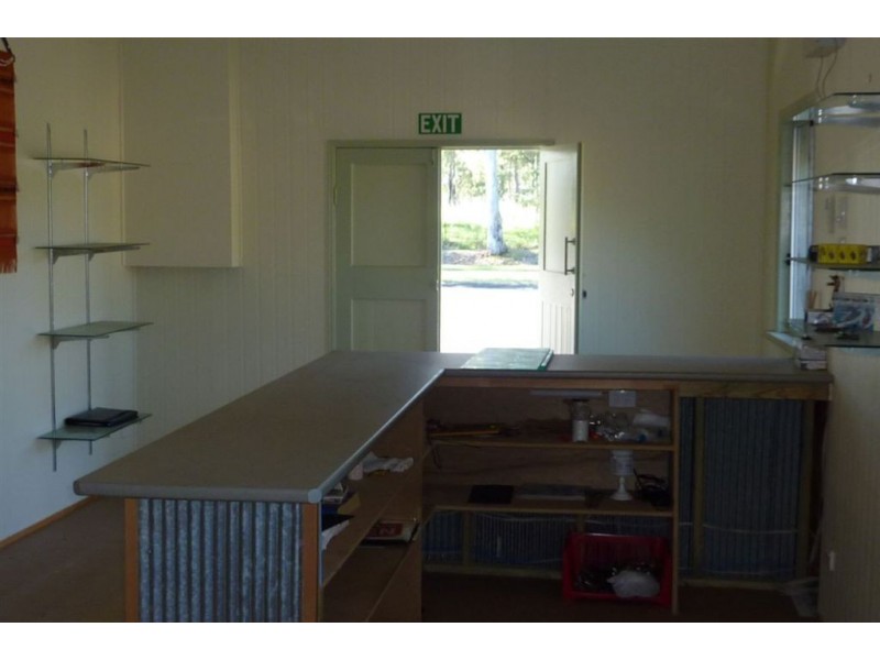 10 Robertson Street, Torbanlea QLD 4662