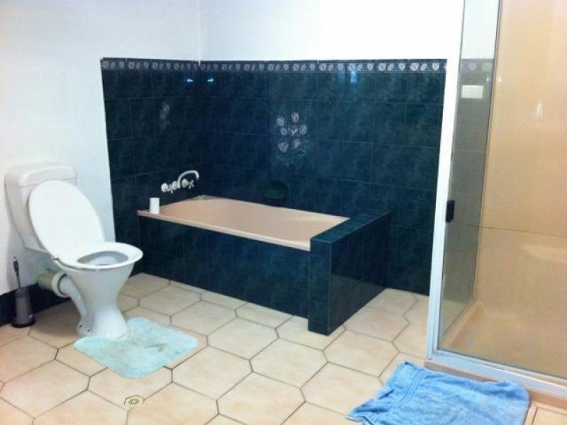 10 Robertson Street, Torbanlea QLD 4662