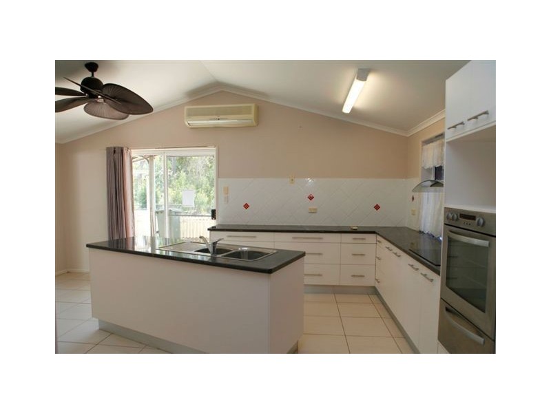 20 Gladstone Street, Maryborough West QLD 4650