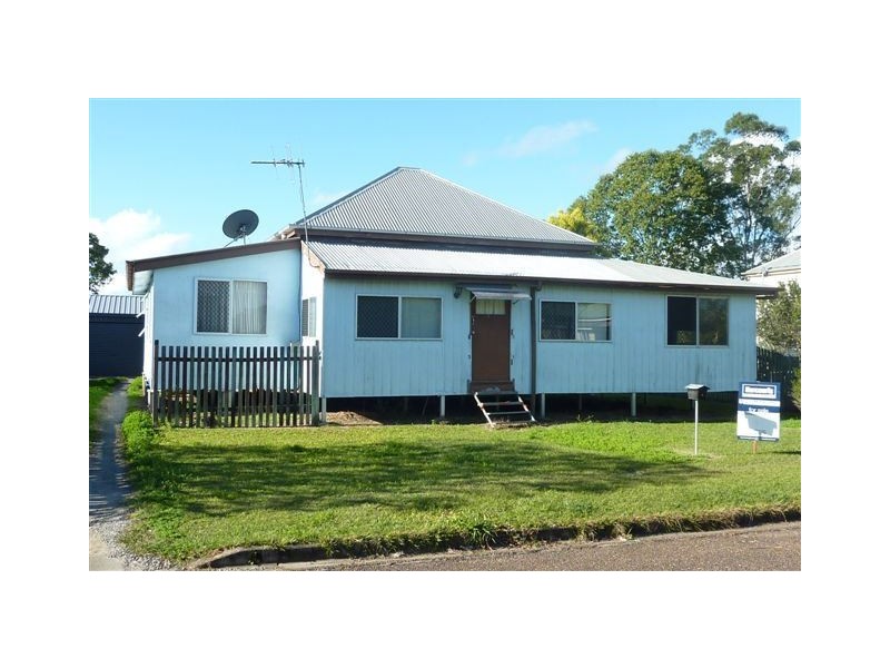 9 Scott Street, Maryborough QLD 4650