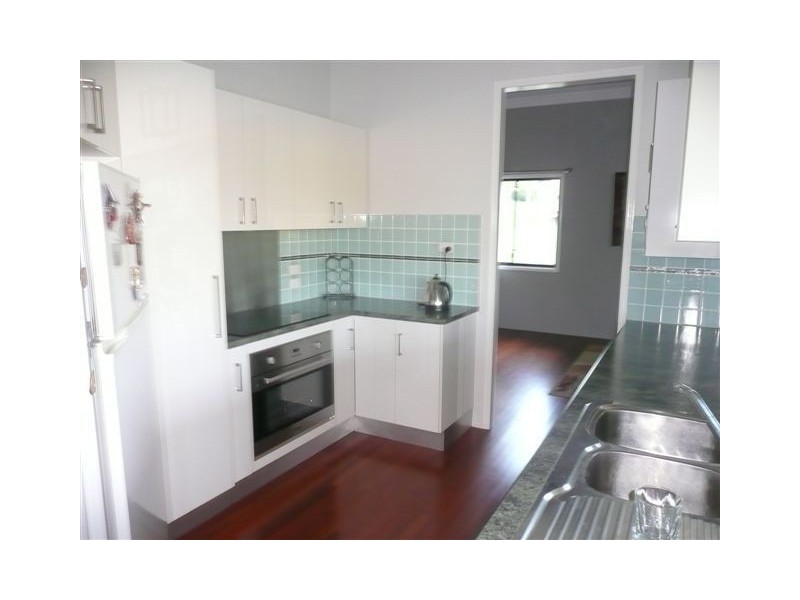 8 Price Street, Tiaro QLD 4650