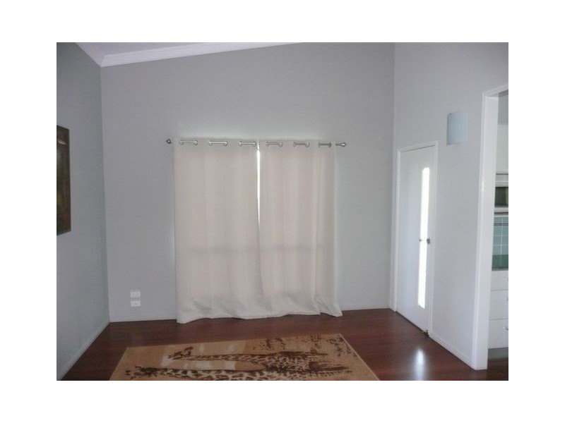 8 Price Street, Tiaro QLD 4650