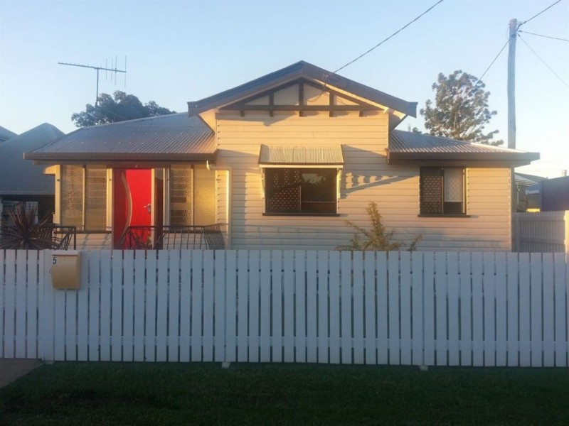 5 Charles Street, Maryborough QLD 4650
