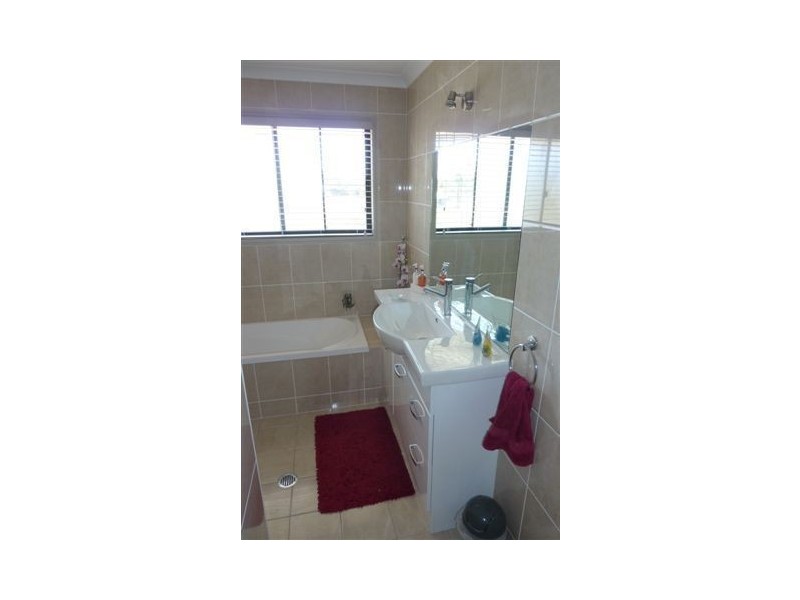 18 Niclintel Place, Oakhurst QLD 4650