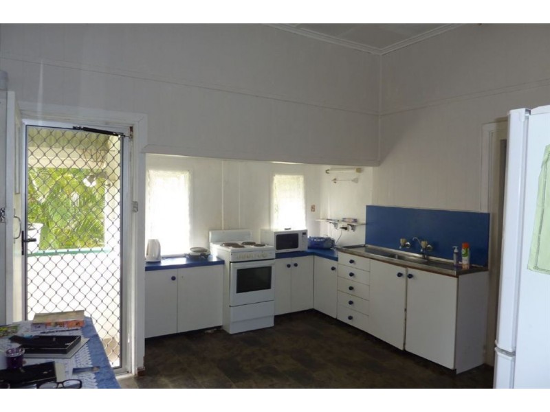 15 Nuneaton Street, Maryborough QLD 4650