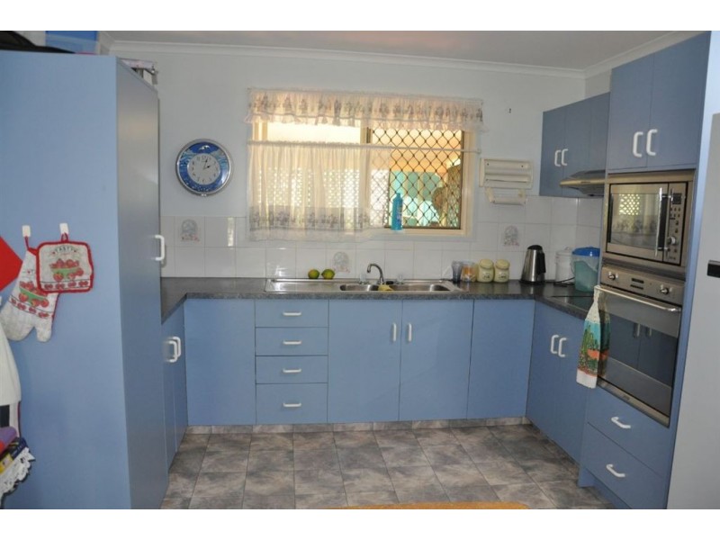 35 Loretto Drive, Oakhurst QLD 4650