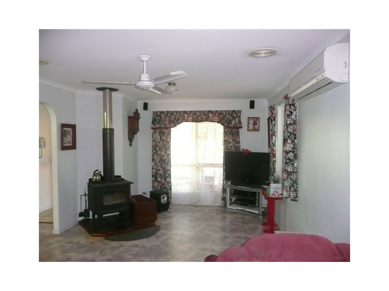 35 Loretto Drive, Oakhurst QLD 4650