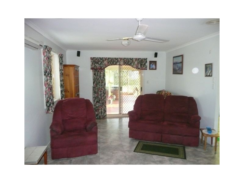 35 Loretto Drive, Oakhurst QLD 4650