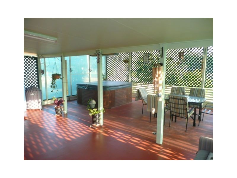 35 Loretto Drive, Oakhurst QLD 4650