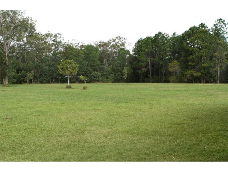 40 East Street, Howard QLD 4659