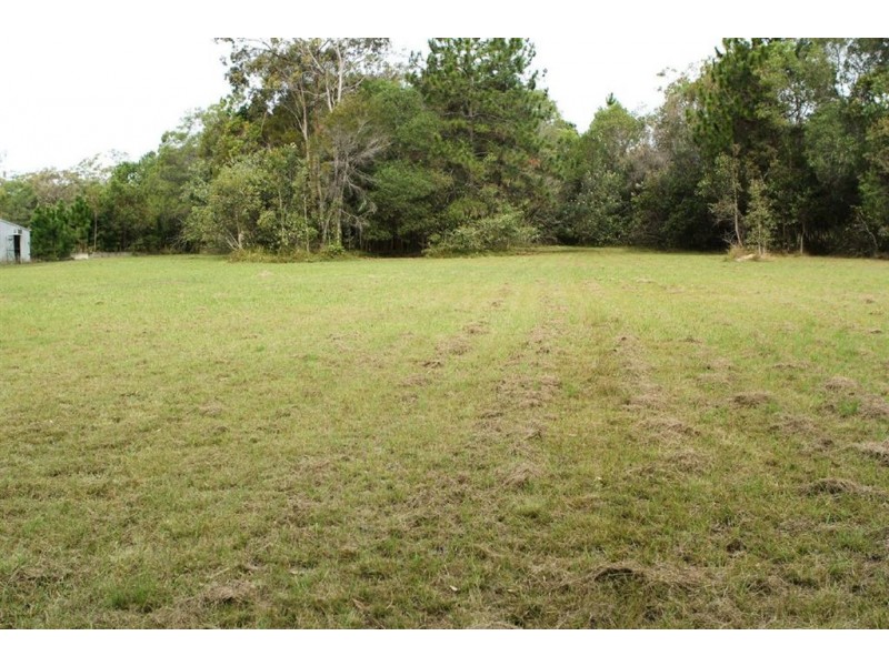 40 East Street, Howard QLD 4659