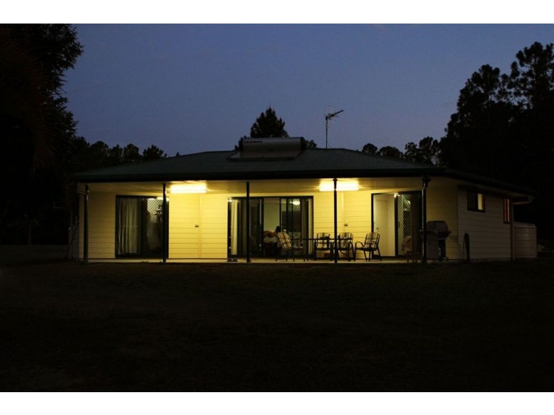 40 East Street, Howard QLD 4659