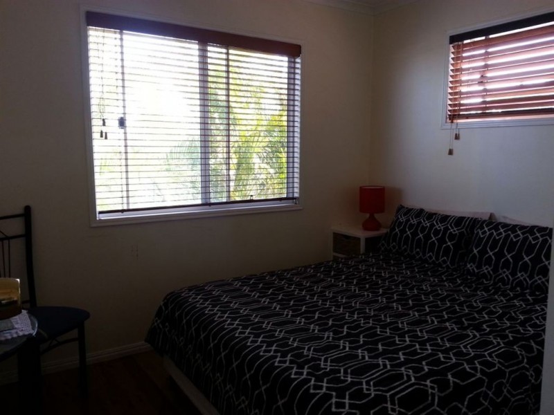 5 Oak Street, Boonooroo QLD 4650