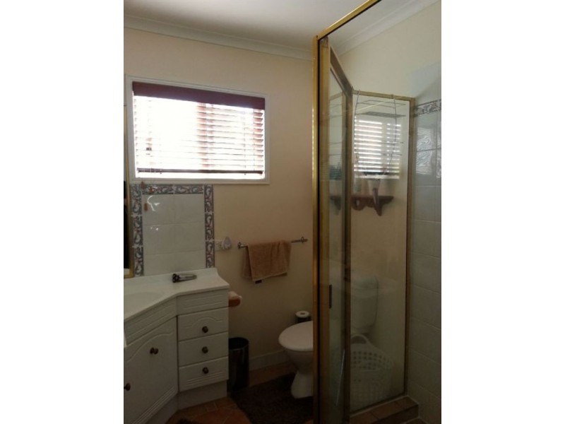 5 Oak Street, Boonooroo QLD 4650