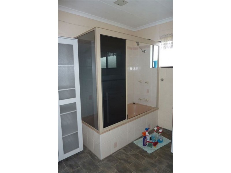 6 Gee Street, Tiaro QLD 4650