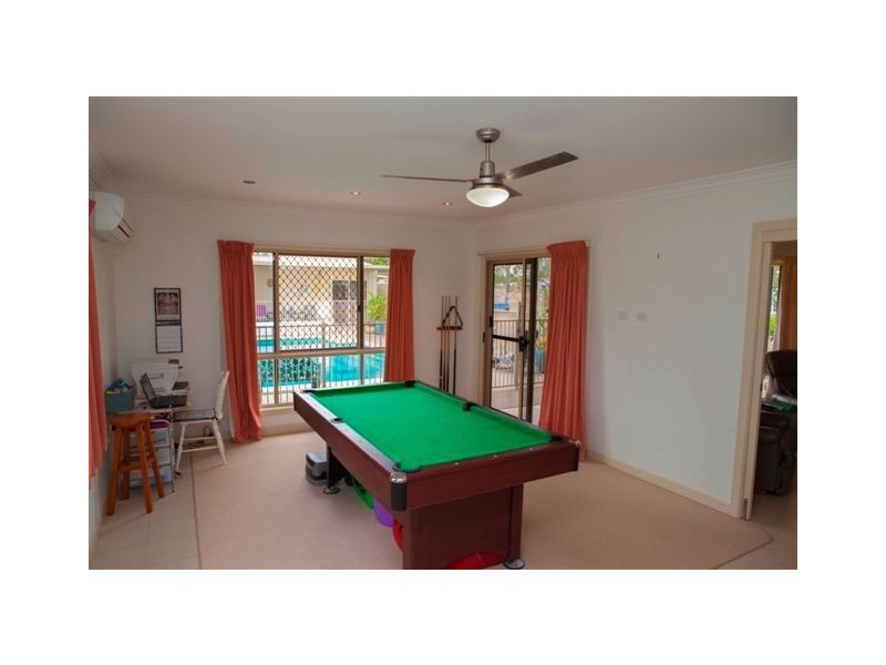 10 Coachmans Place, Maryborough West QLD 4650