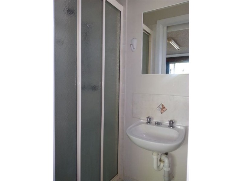 18 High St, Tinana QLD 4650