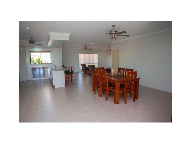 1 Jilgarree Place, Oakhurst QLD 4650