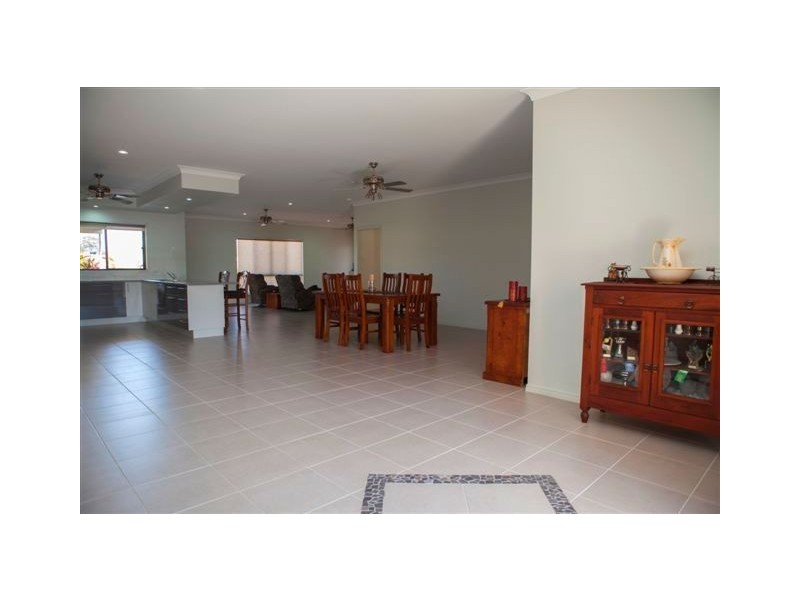 1 Jilgarree Place, Oakhurst QLD 4650