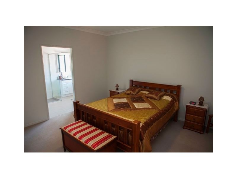 1 Jilgarree Place, Oakhurst QLD 4650