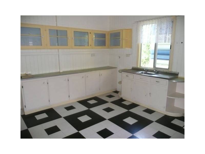 12 Smith Street, Maryborough QLD 4650