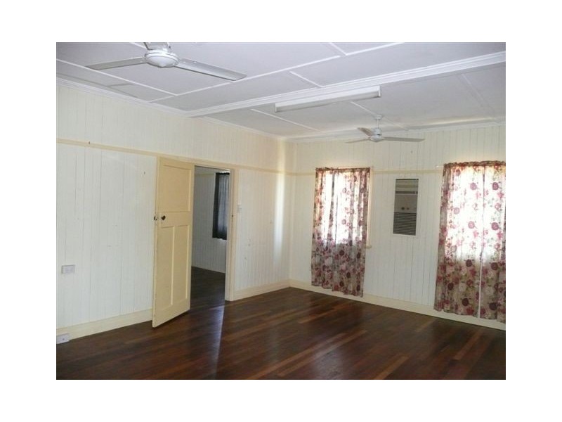 12 Smith Street, Maryborough QLD 4650