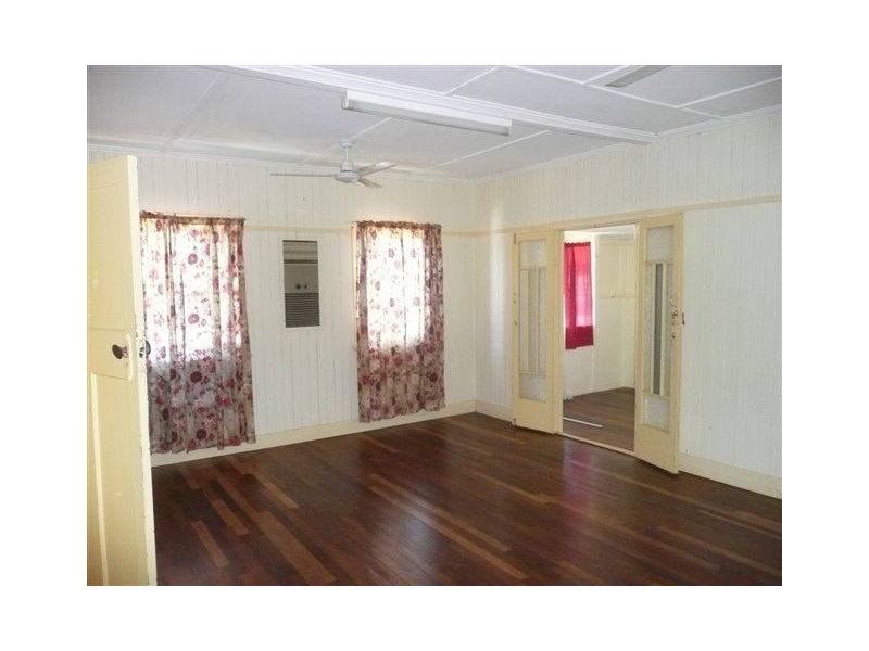 12 Smith Street, Maryborough QLD 4650