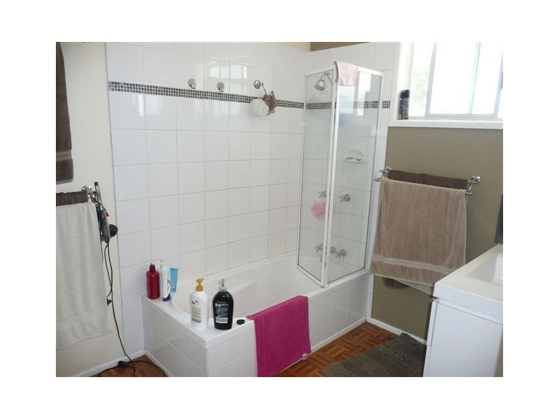 18 Iindah Road East, Tinana QLD 4650