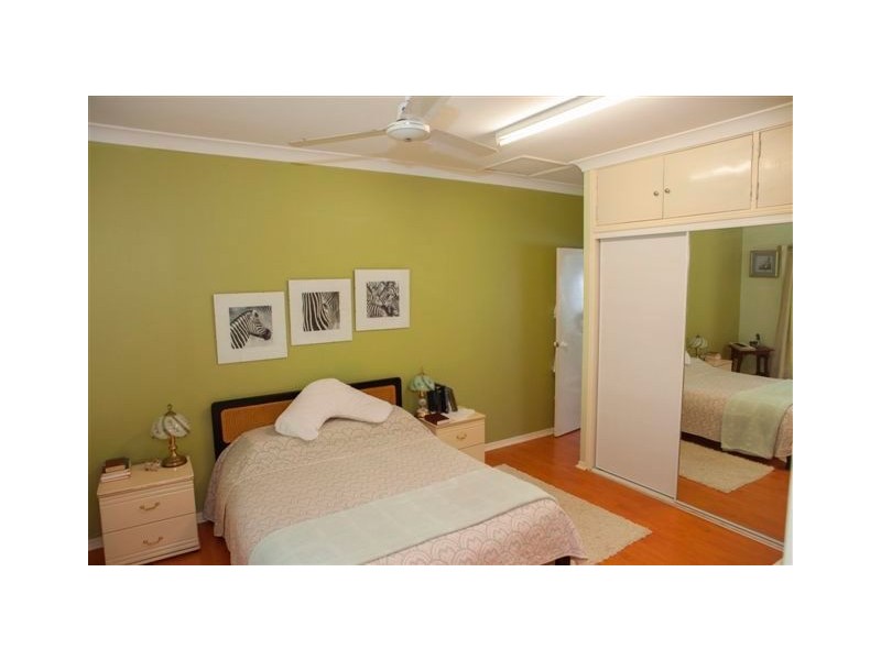 8 Vaughan Street, Aldershot QLD 4650