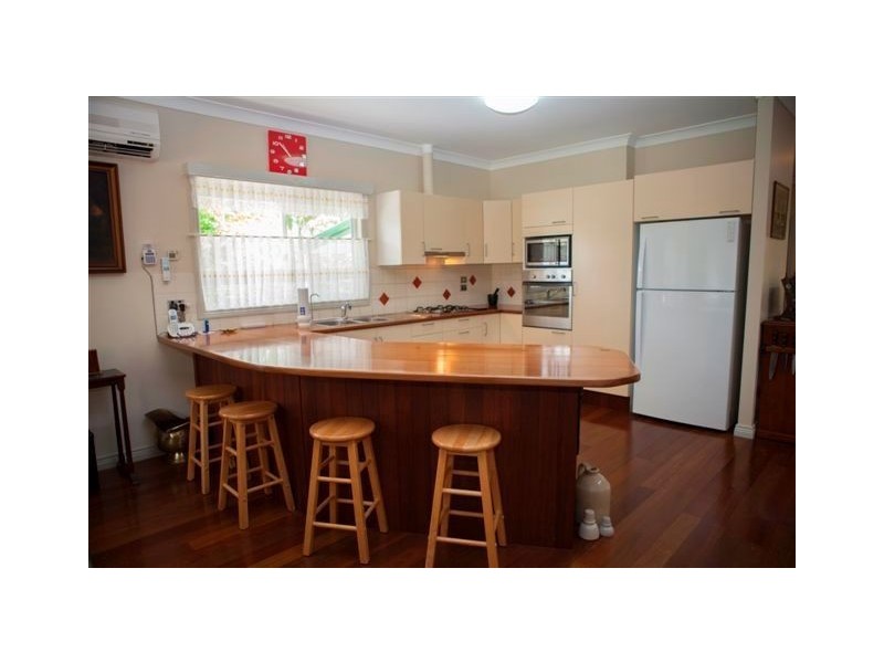 6 Gladstone Street, Maryborough West QLD 4650