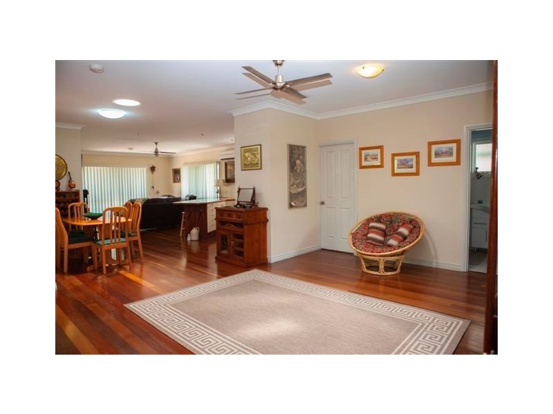 6 Gladstone Street, Maryborough West QLD 4650