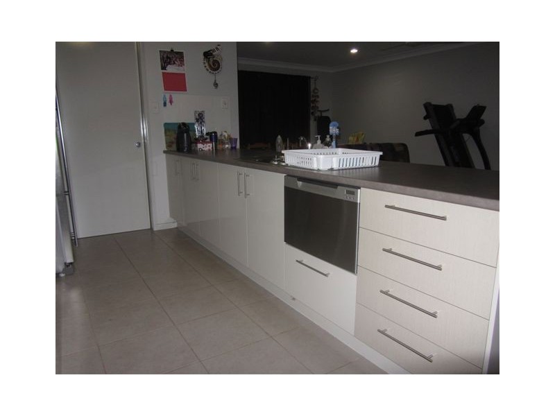 187 Showgrounds Road, Oakhurst QLD 4650