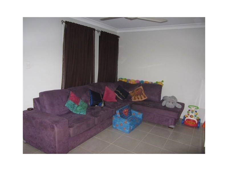 187 Showgrounds Road, Oakhurst QLD 4650