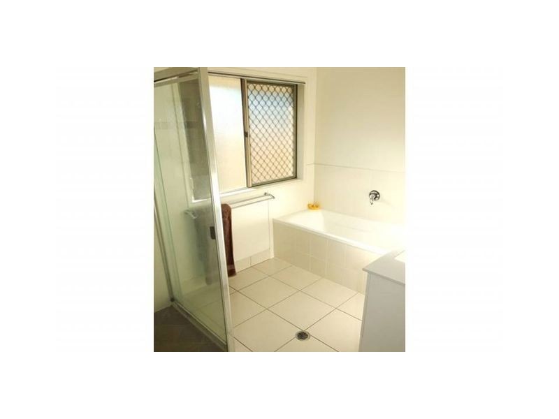 187 Showgrounds Road, Oakhurst QLD 4650