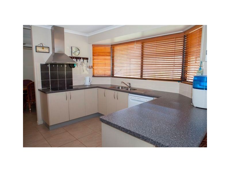 15 Lachlan Drive, Oakhurst QLD 4650