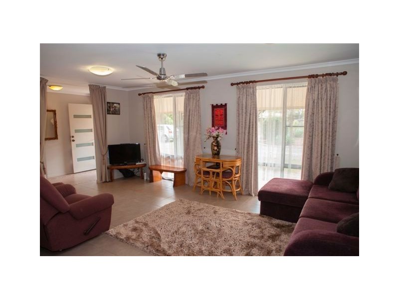 15 Lachlan Drive, Oakhurst QLD 4650