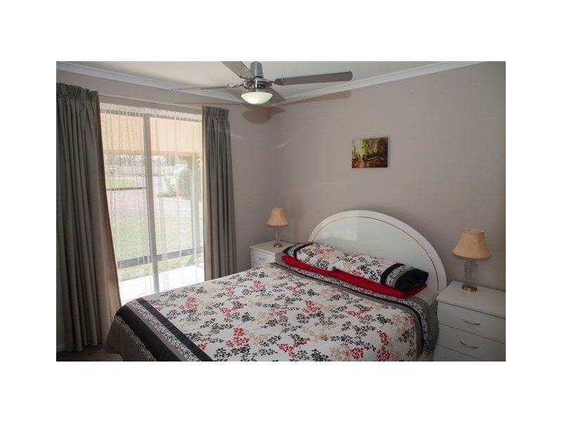 15 Lachlan Drive, Oakhurst QLD 4650