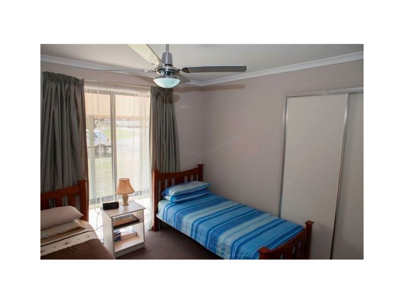 15 Lachlan Drive, Oakhurst QLD 4650