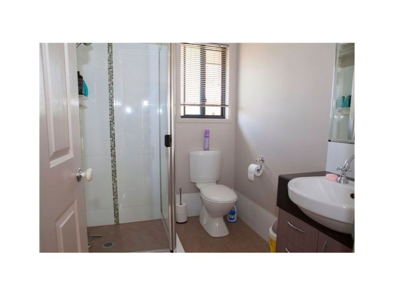 15 Lachlan Drive, Oakhurst QLD 4650