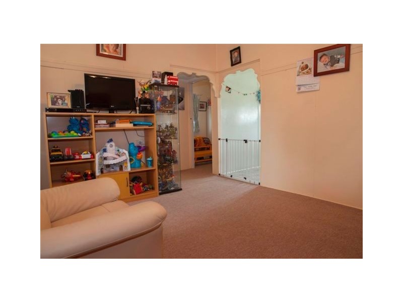 19 Pearson Street, Granville QLD 4650