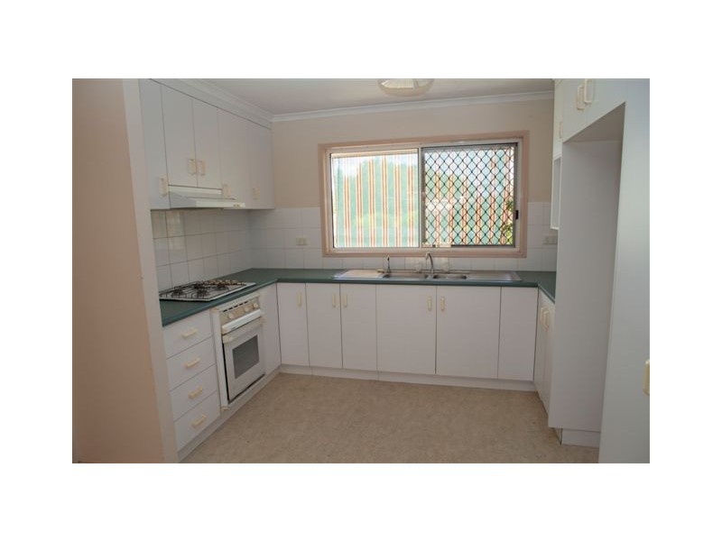8 Carmen Place, Granville QLD 4650