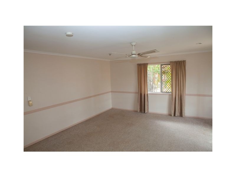 8 Carmen Place, Granville QLD 4650