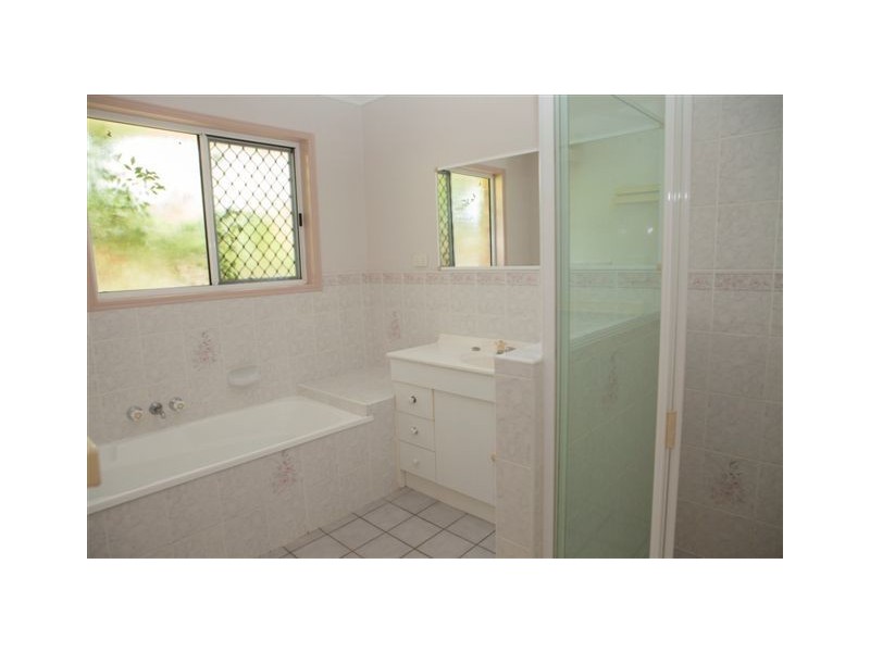 8 Carmen Place, Granville QLD 4650