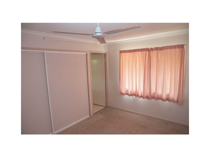 8 Carmen Place, Granville QLD 4650