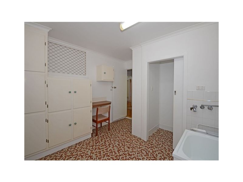 2 Aberdeen Ave, Maryborough QLD 4650