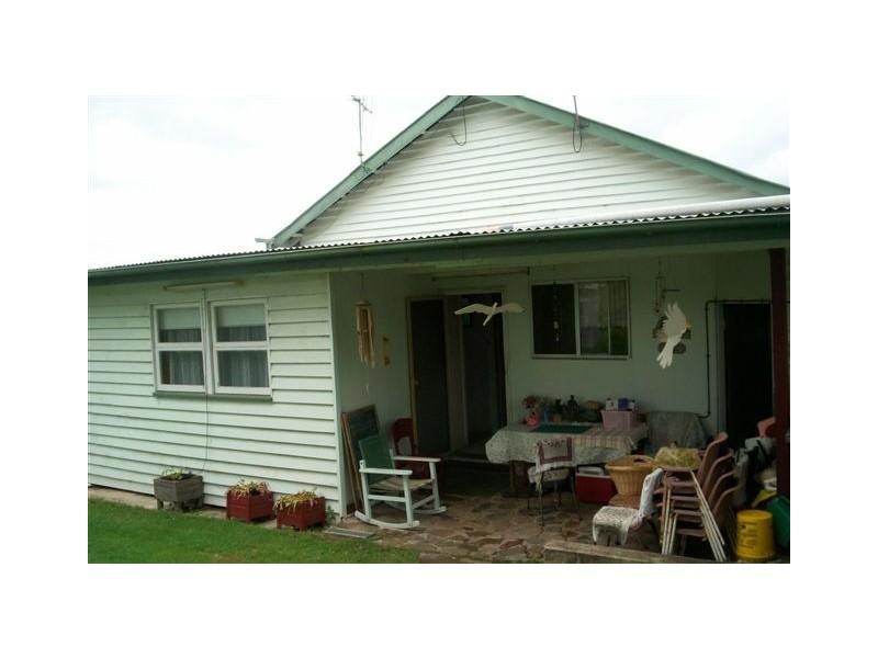 20 Lahey Street, Brooweena QLD 4620