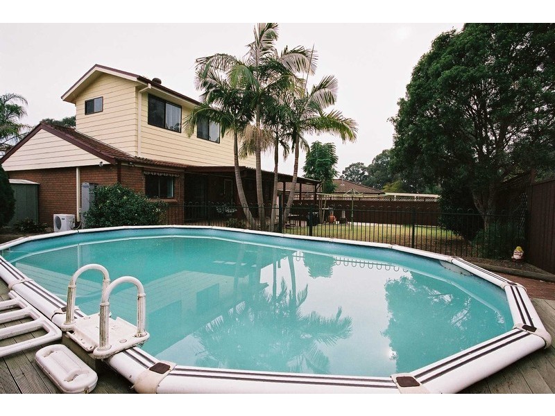 13 Pelargonium Cresent, Macquarie Fields NSW 2564