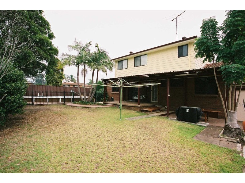 13 Pelargonium Cresent, Macquarie Fields NSW 2564